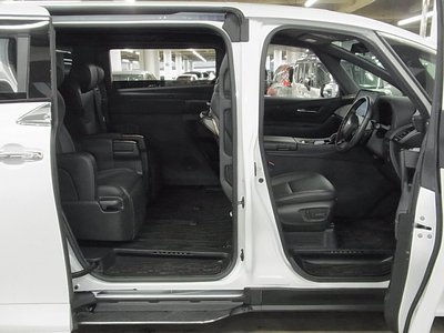 صورة 16 لـ 2023 Toyota ALPHARD