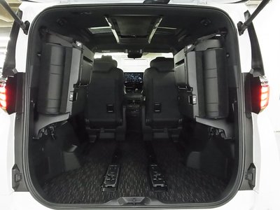 صورة 22 لـ 2023 Toyota ALPHARD