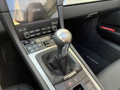 2025 Porsche 718 photo 9