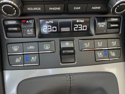 2025 Porsche 718 photo 13
