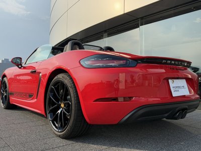 2025 Porsche 718 photo 3