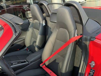 2025 Porsche 718 photo 14