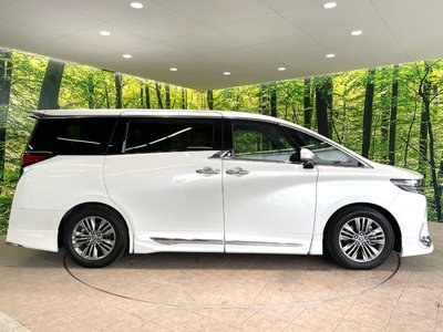 صورة 30 لـ 2023 Toyota ALPHARD
