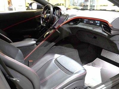 صورة 25 لـ 2021 Ferrari ROMA