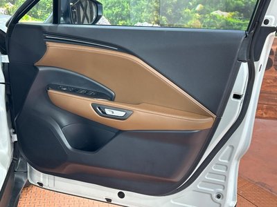 صورة 48 لـ 2024 Lexus LBX