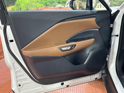 صورة 47 لـ 2024 Lexus LBX