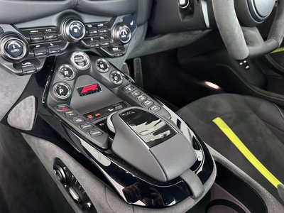 2024 Aston Martin VANTAGE — миниатюра 30