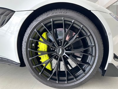 2024 Aston Martin VANTAGE — миниатюра 13