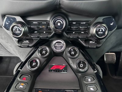 2024 Aston Martin VANTAGE — миниатюра 27