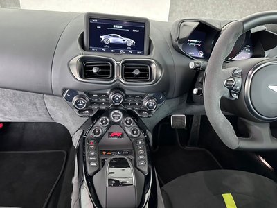 2024 Aston Martin VANTAGE — миниатюра 23