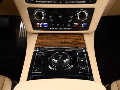 صورة 19 لـ 2024 ROLLS-ROYCE SPECTRE