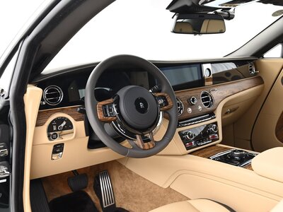 صورة 13 لـ 2024 ROLLS-ROYCE SPECTRE