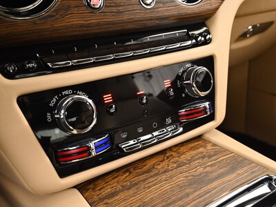 صورة 27 لـ 2024 ROLLS-ROYCE SPECTRE