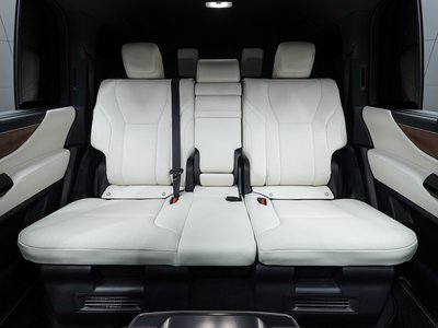 2024 Lexus LX thumbnail 24