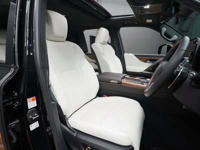 2024 Lexus LX thumbnail 22