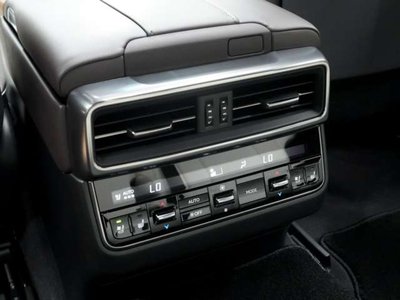2024 Lexus LX thumbnail 86
