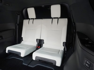 2024 Lexus LX thumbnail 25