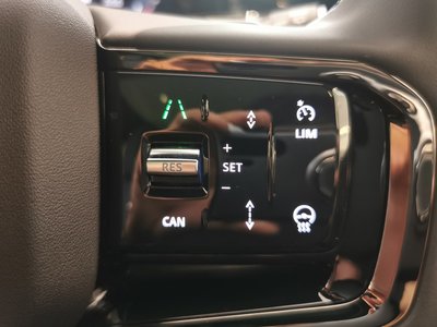 2025 LAND Rover RANGE ROVER EVOQUE thumbnail 17