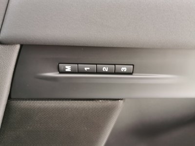 2025 LAND Rover RANGE ROVER EVOQUE thumbnail 22
