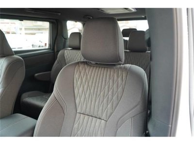 2025 Toyota ALPHARD — фото 10