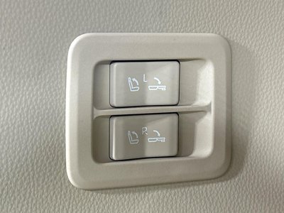 2025 Toyota LAND CRUISER 300 照片 48