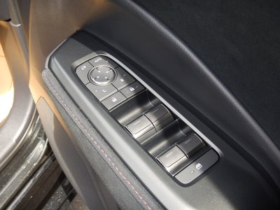 صورة مصغرة 36 لـ 2025 Lexus LBX