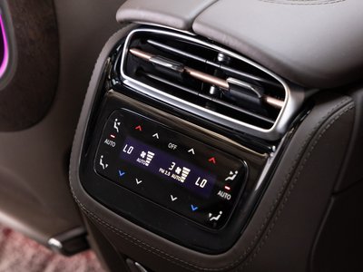 صورة 66 لـ 2025 Mercedes-BENZ EQS SUV MAYBACH