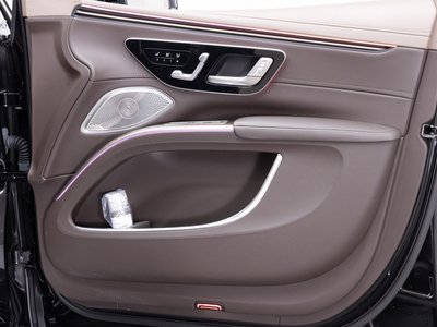 صورة 71 لـ 2025 Mercedes-BENZ EQS SUV MAYBACH