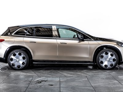 صورة 9 لـ 2025 Mercedes-BENZ EQS SUV MAYBACH