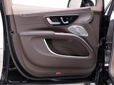 صورة 72 لـ 2025 Mercedes-BENZ EQS SUV MAYBACH