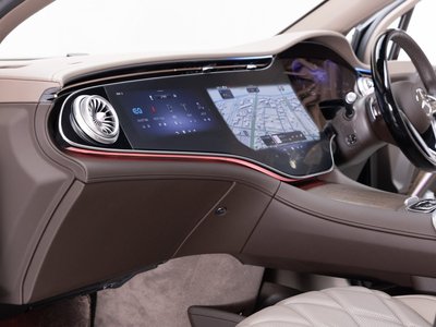 صورة 46 لـ 2025 Mercedes-BENZ EQS SUV MAYBACH