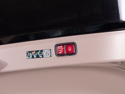 صورة 77 لـ 2025 Mercedes-BENZ EQS SUV MAYBACH