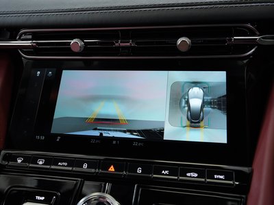 صورة 22 لـ 2024 Aston Martin DB12
