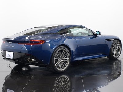 صورة 29 لـ 2024 Aston Martin DB12