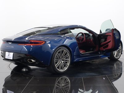 صورة 30 لـ 2024 Aston Martin DB12