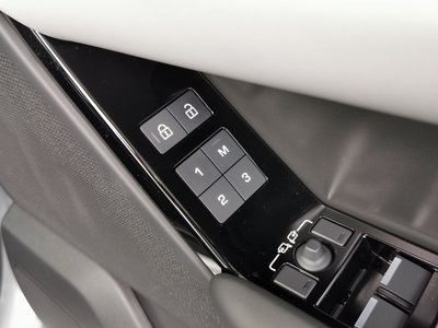 2025 LAND Rover RANGE ROVER VELAR photo 16