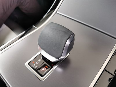 2025 LAND Rover RANGE ROVER VELAR thumbnail 25