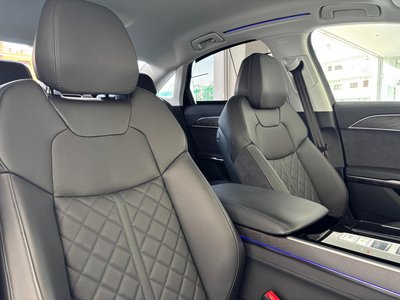 2024 AUDI A8 thumbnail 19