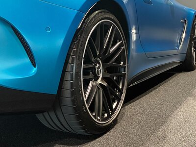 2025 Mercedes-BENZ GT AMG thumbnail 35