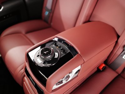 صورة 21 لـ 2015 ROLLS-ROYCE GHOST