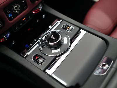 صورة 63 لـ 2015 ROLLS-ROYCE GHOST