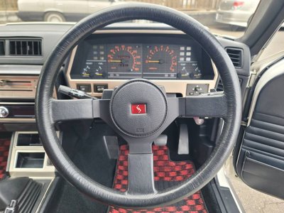 1985 Nissan SKYLINE COUPE 照片 12