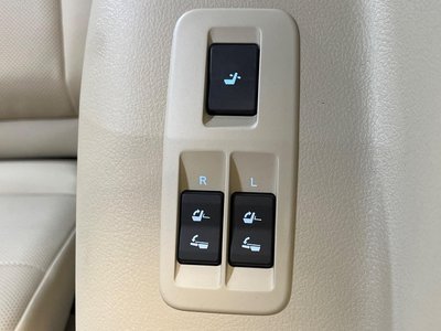 2022 Toyota LAND CRUISER PRADO thumbnail 41