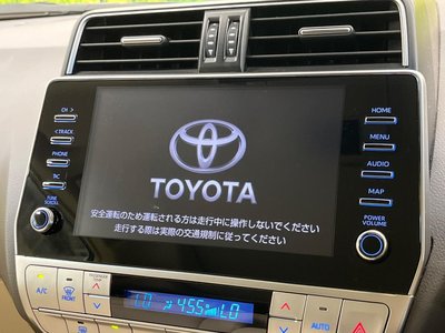 2022 Toyota LAND CRUISER PRADO photo 4