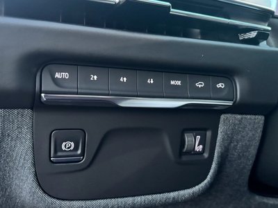 2025 Cadillac ESCALADE thumbnail 30