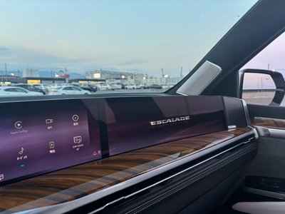 2025 Cadillac ESCALADE thumbnail 35