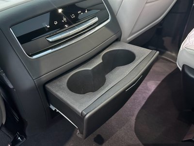2025 Cadillac ESCALADE thumbnail 52