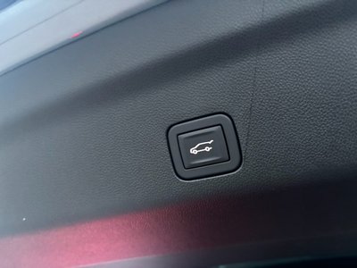 2025 Cadillac ESCALADE thumbnail 24