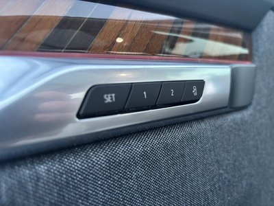 2025 Cadillac ESCALADE thumbnail 26