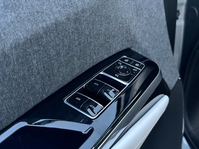 2025 Cadillac ESCALADE thumbnail 27